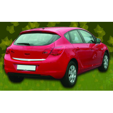 Opel Astra J 5D (2010-) Кромка крышки багажника нижняя
