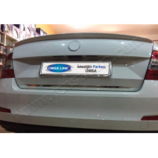 Skoda Octavia 5D/SW (2013-) Кромка крышки багажника нижняя