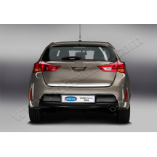 Toyota Auris (2012-) Кромка крышки багажника нижняя